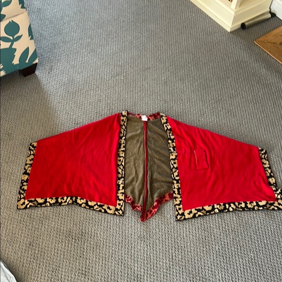 Red Leopard Wrap with Patterned Border - Picture 1 of 8